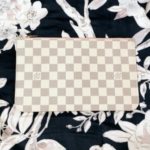 Louis Vuitton Bags - Louis Vuitton Neverfull Clutch Rose Ballerine Azur Louis Vuitton Bags - Louis Vuitton Neverfull Clutch Rose Ballerine Azur